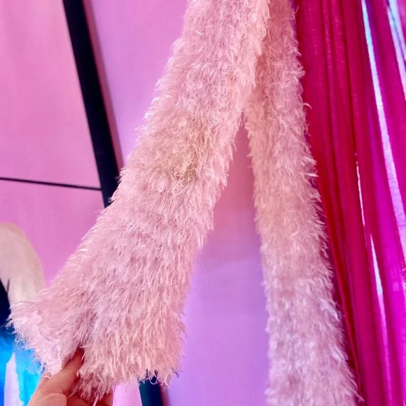 Y2k Vintage Sharpay Evans Novelty Faux Fur Fluffy Cotton Candy Pink Scarf Women - Picture 3 of 3